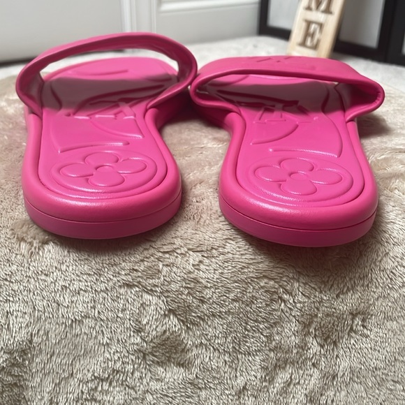 Louis Vuitton Slides/Sandals - Picture 7 of 16